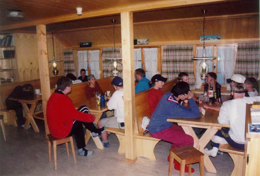 Inside_Frunden_Hut